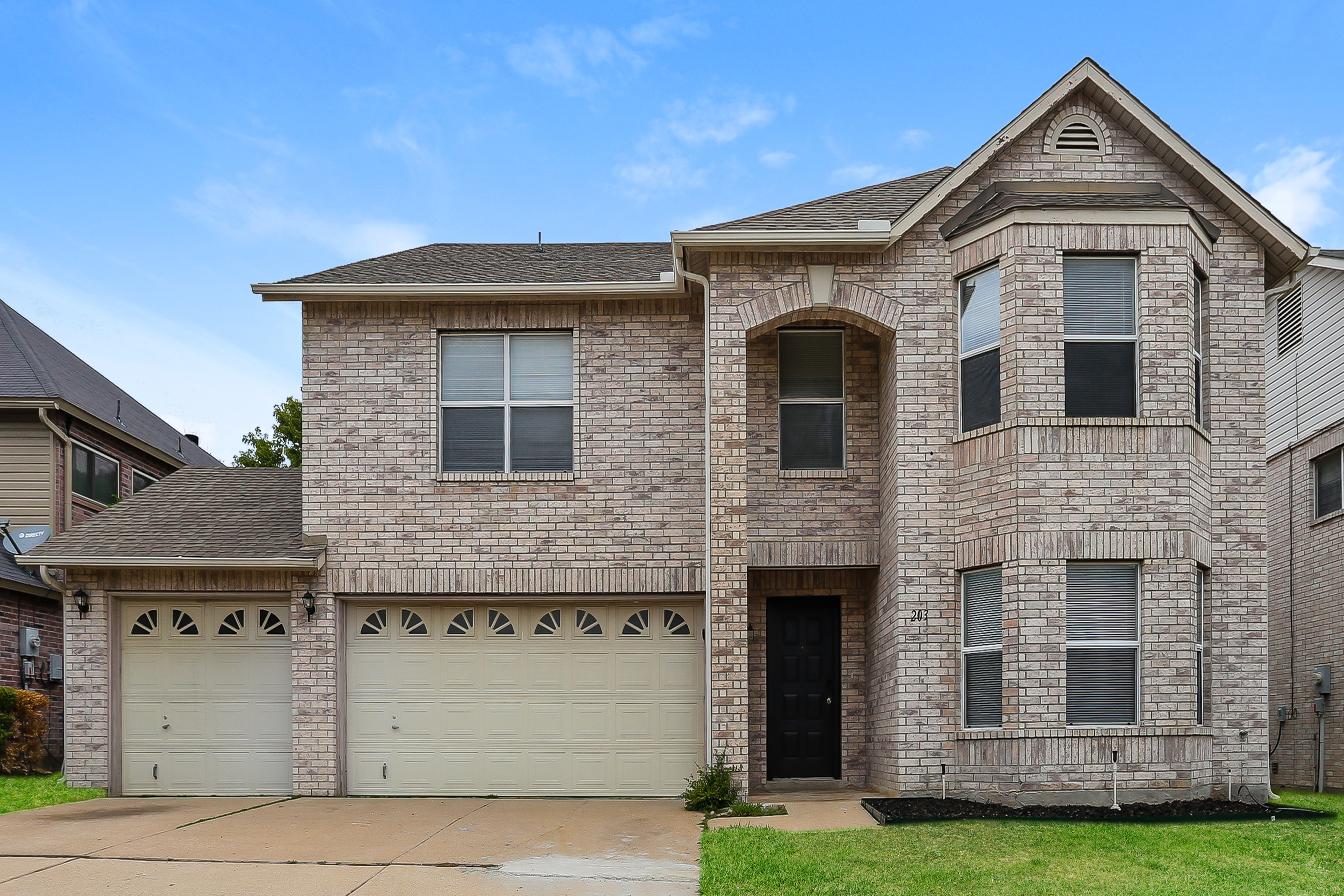 203 MENTOR DR ARLINGTON, TX 76002